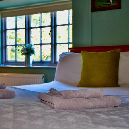 The Hollybush Inn And B&B Priors Marston Extérieur photo