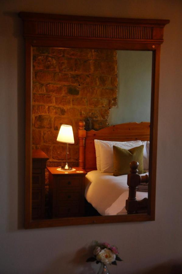 The Hollybush Inn And B&B Priors Marston Extérieur photo