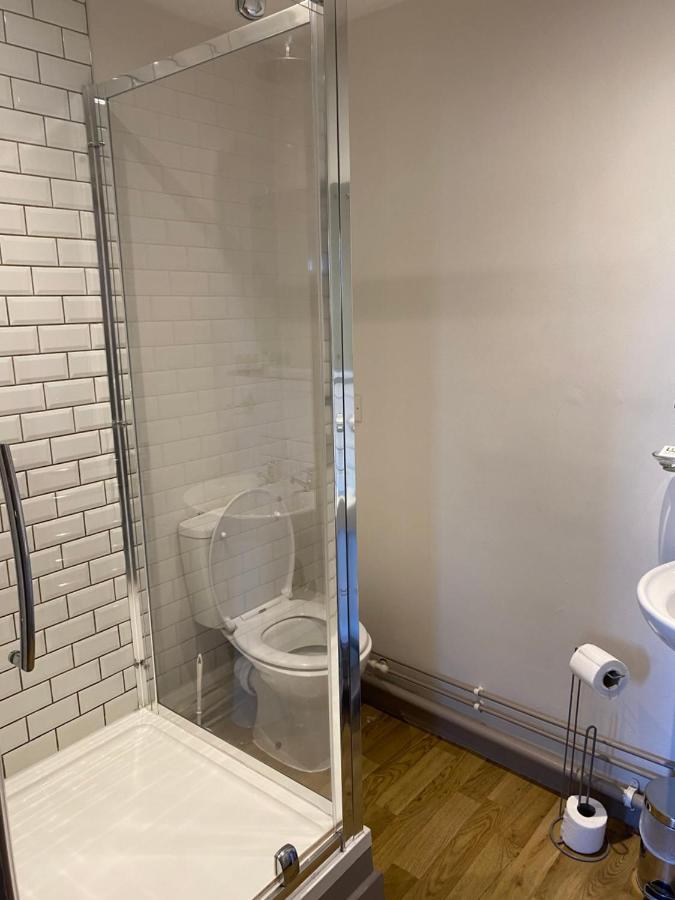 The Hollybush Inn And B&B Priors Marston Extérieur photo