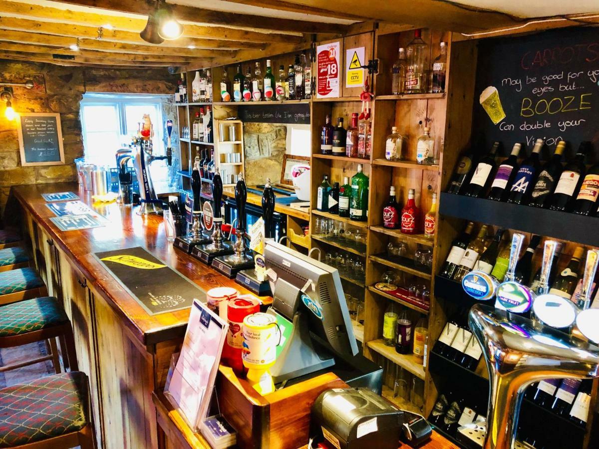 The Hollybush Inn And B&B Priors Marston Extérieur photo