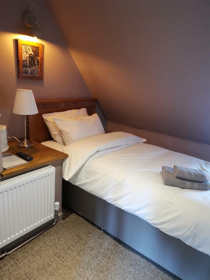 The Hollybush Inn And B&B Priors Marston Extérieur photo
